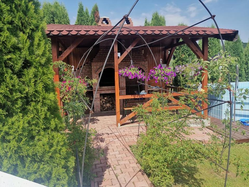 Stars Livezeni Hotel Ivanesti ภายนอก รูปภาพ