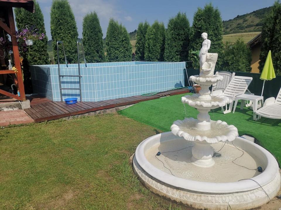 Stars Livezeni Hotel Ivanesti ภายนอก รูปภาพ