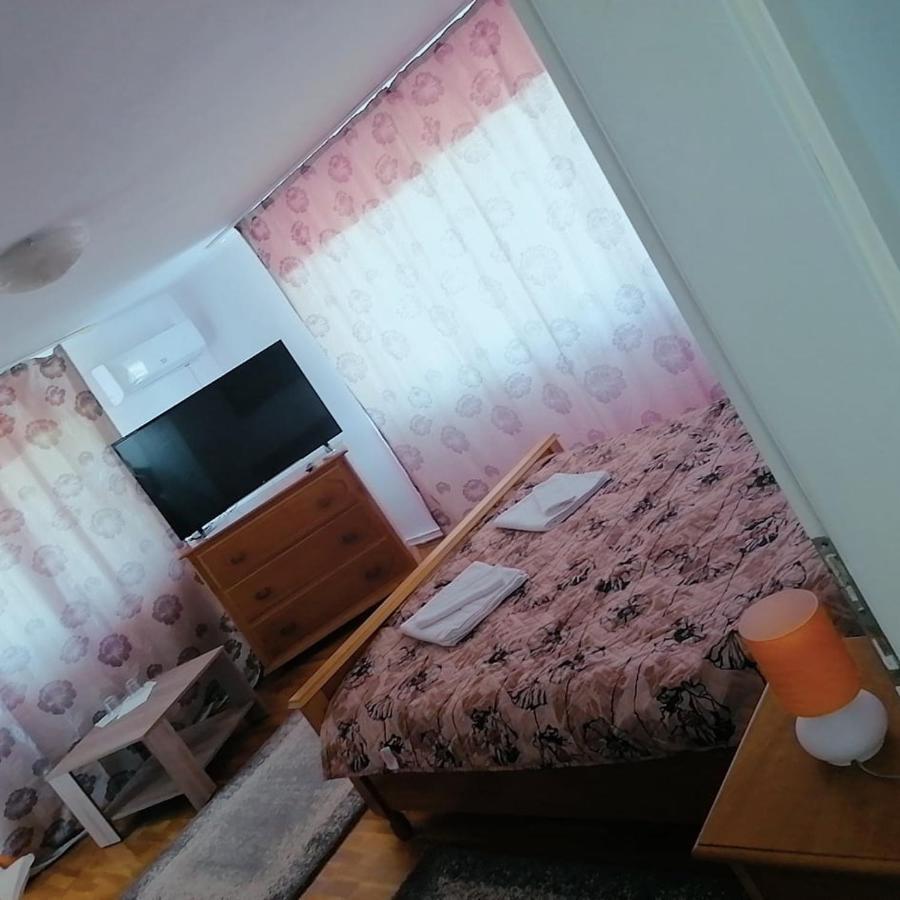Stars Livezeni Hotel Ivanesti ภายนอก รูปภาพ