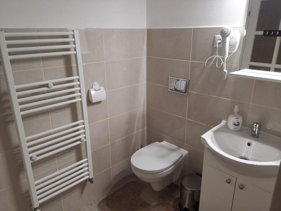 Stars Livezeni Hotel Ivanesti ภายนอก รูปภาพ