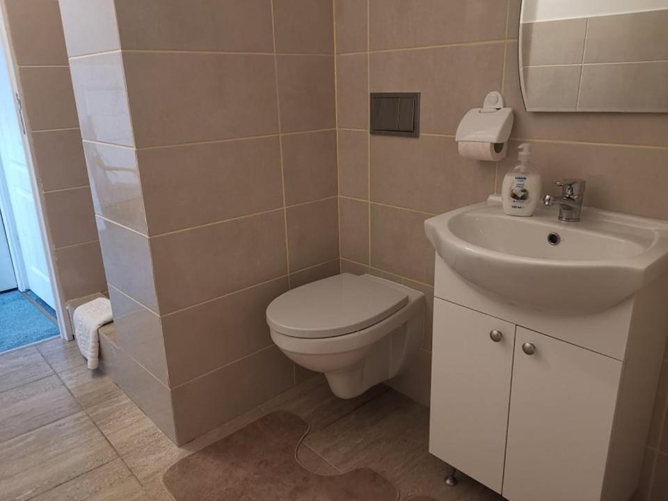 Stars Livezeni Hotel Ivanesti ภายนอก รูปภาพ