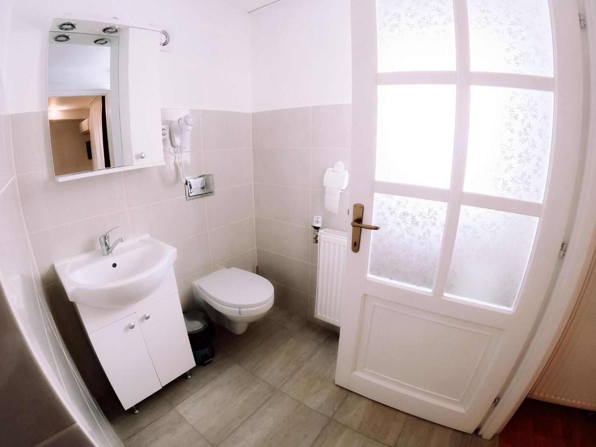 Stars Livezeni Hotel Ivanesti ภายนอก รูปภาพ